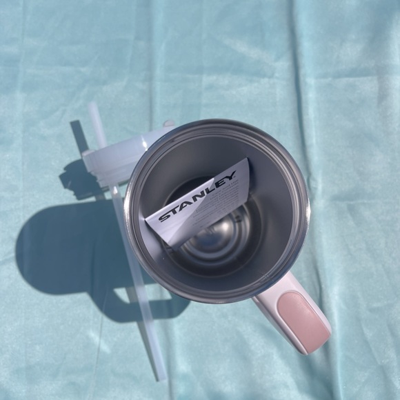 🩰STANLEY QUENCHER H2.0 TUMBLER🩰 - Picture 3 of 6